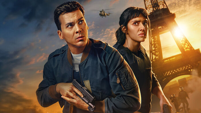 Paris Has Fallen: Vincent Taleb (Tewfik Jallab) und Zara Taylor (Ritu Arya). Bild: Sender / ZDF und URBAN MYTH FILMS Ltd &ndash; MILLENNIUM IP, INC &ndash; CANAL+. 